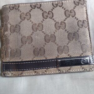 Vintage gucci wallet